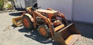 tractor.jpg tractor.jpg